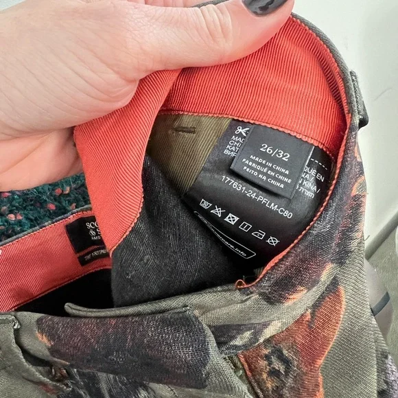 Scotch & Soda Green Floral Men's Chinos - Picture 5 of 5